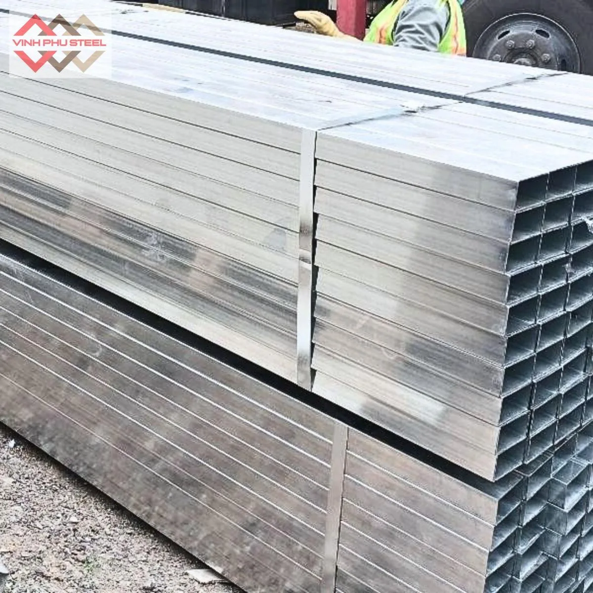 Sắt hộp mạ kẽm 50x100 Hòa Phát