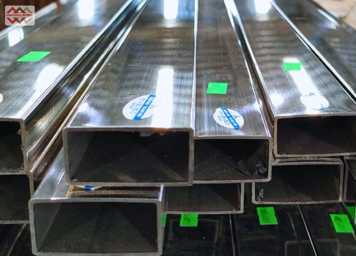 Hộp thép inox có bề mặt sáng bóng (BA) và độ bền cao