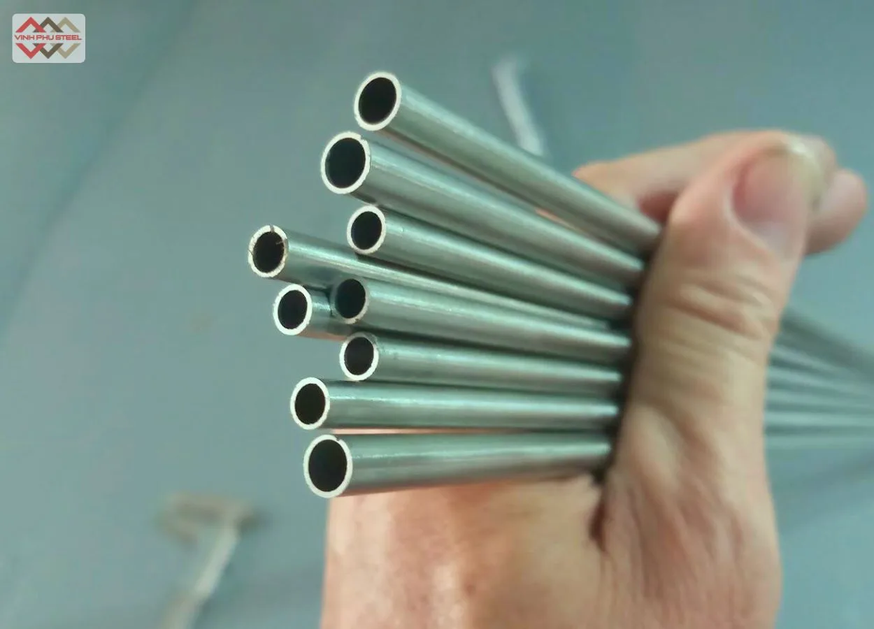 Ống inox phi 15
