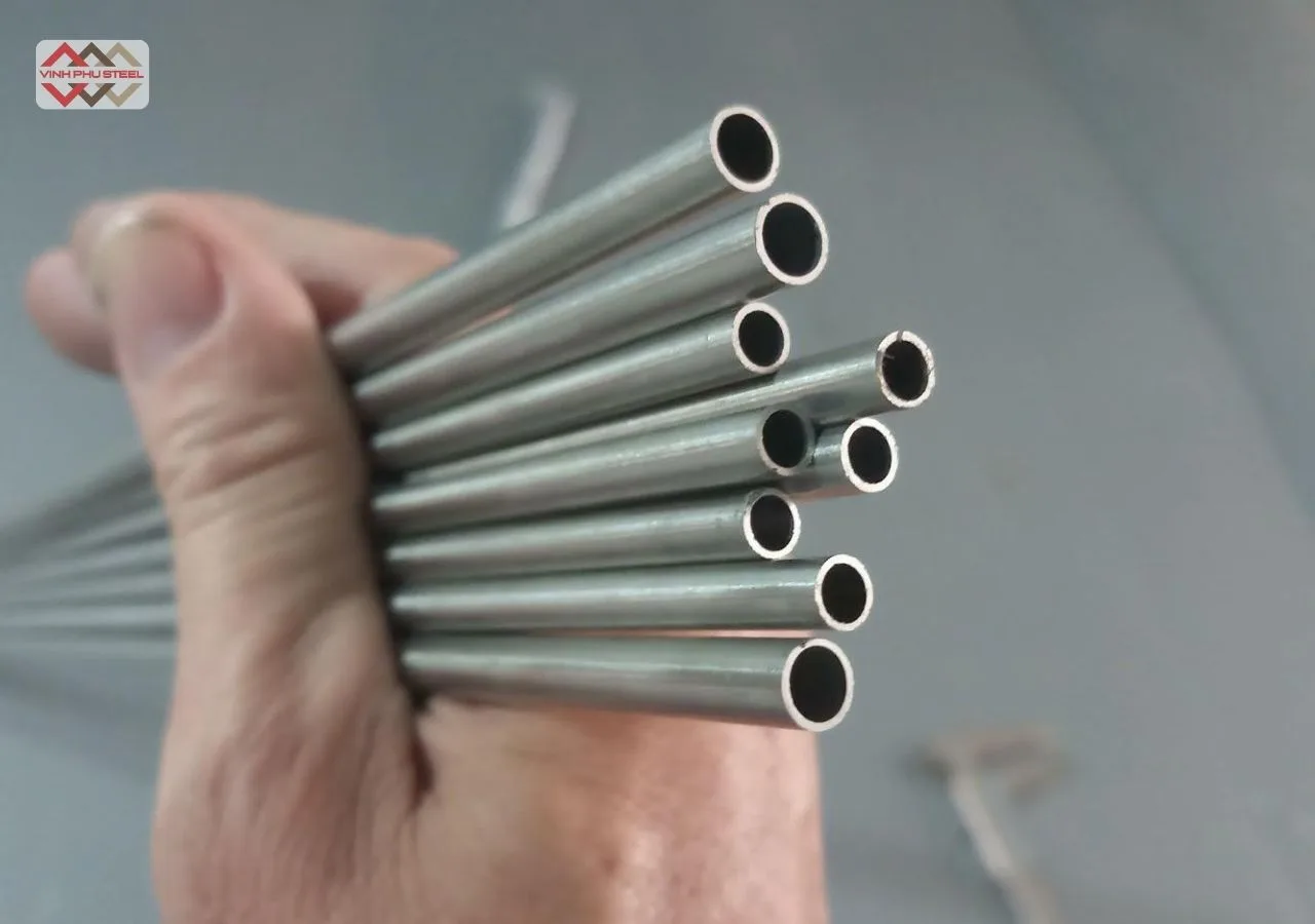 Ống thép inox phi 13