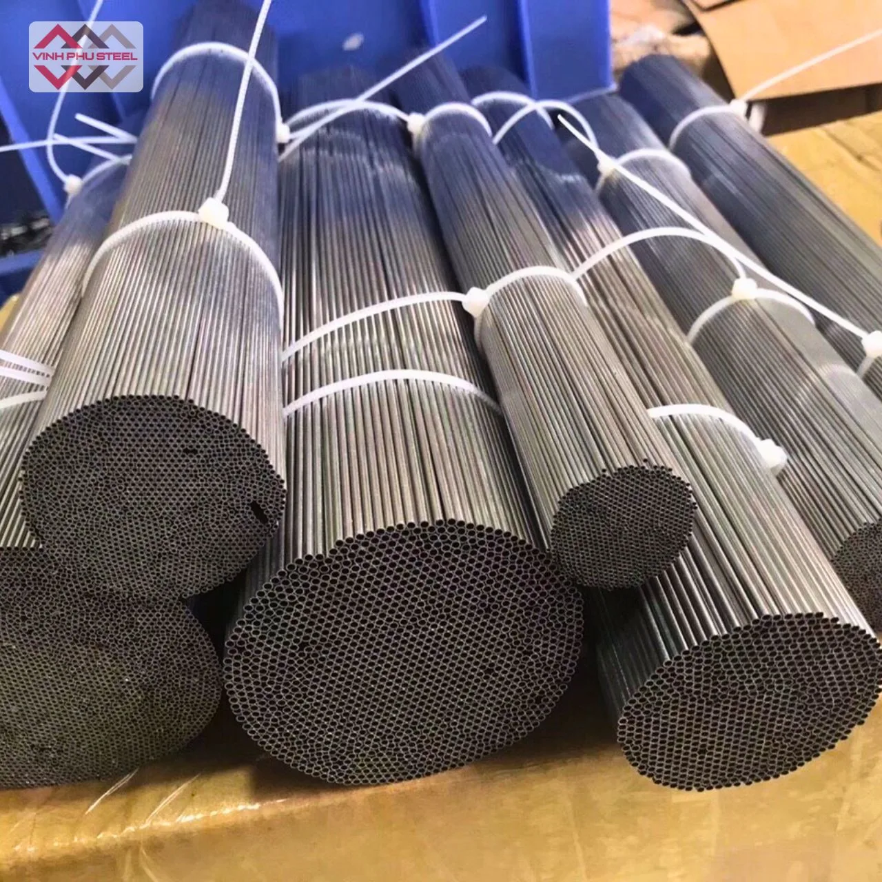 Ống thép inox phi 8