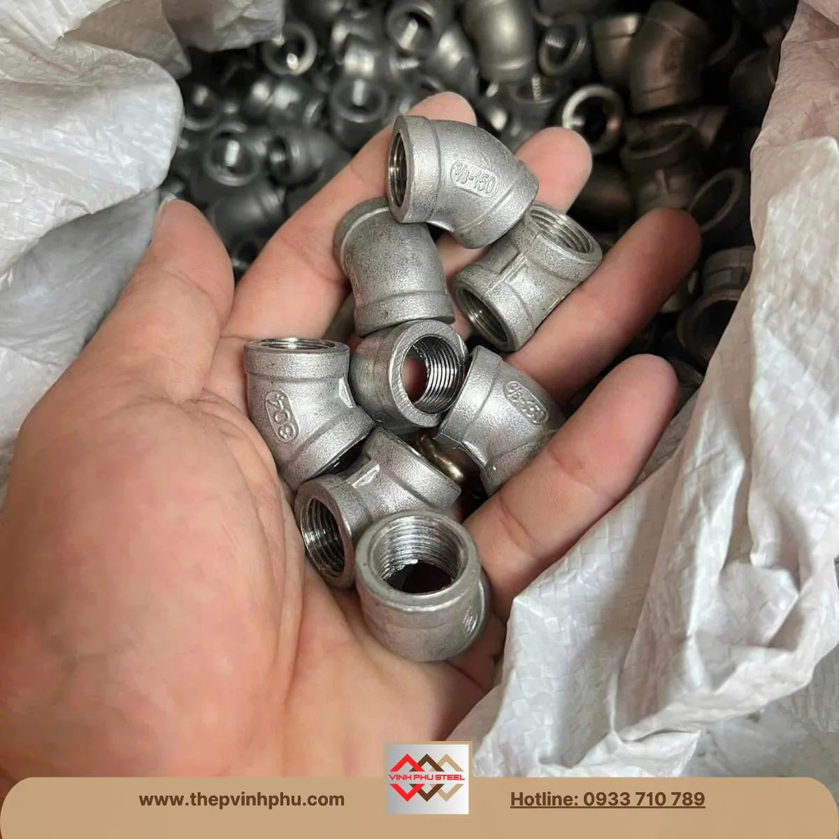 Cút lơi ren inox 45 độ