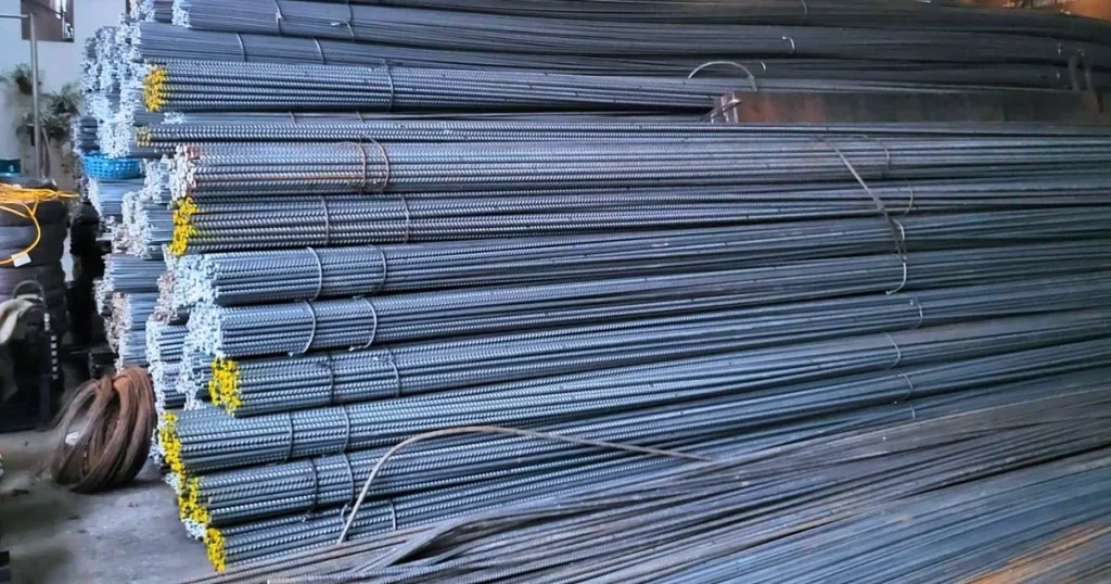 Kho hàng Thép Vinh Phú luôn sẵn với số lượng lớn
