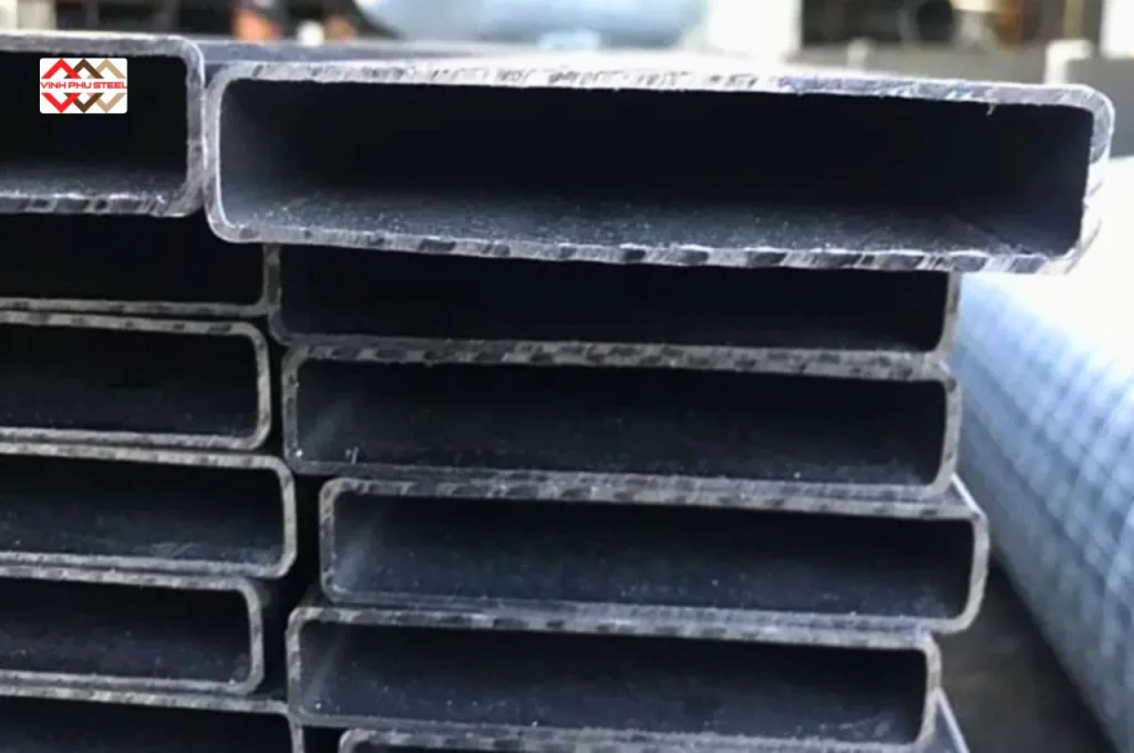 Sản phẩm sắt hộp 10x40 tại Thép Vinh Phú đảm bảo chất lượng và kích thước chuẩn.