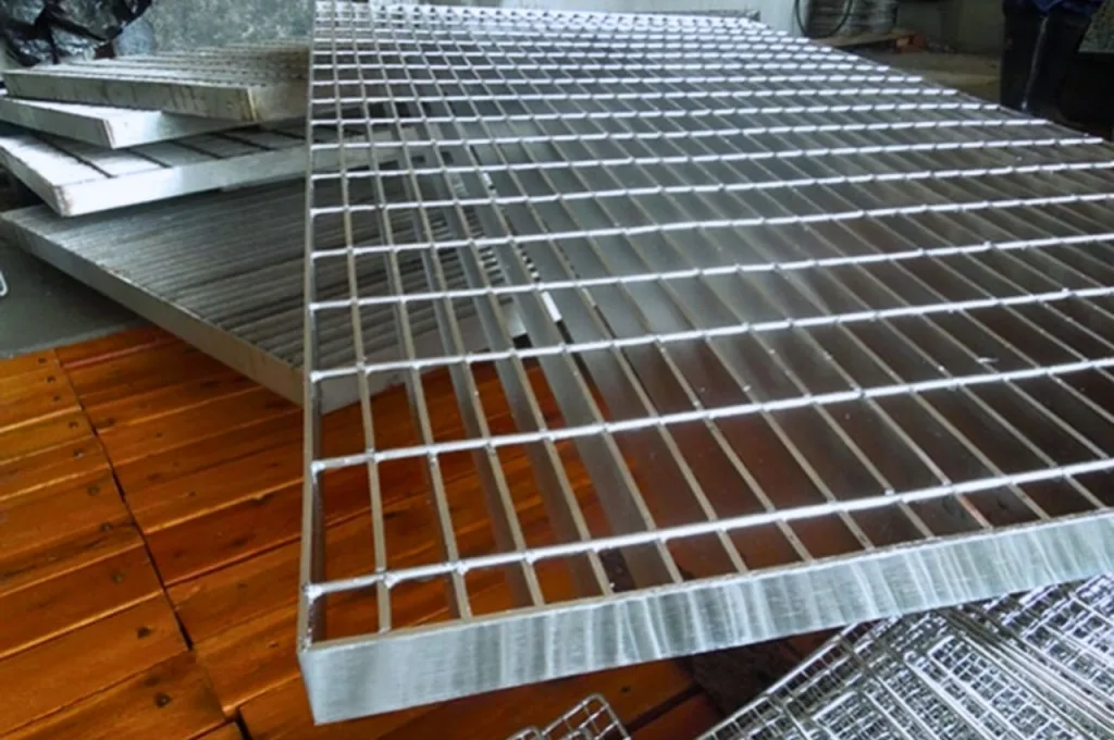 Tấm Sàn Grating Có Khung