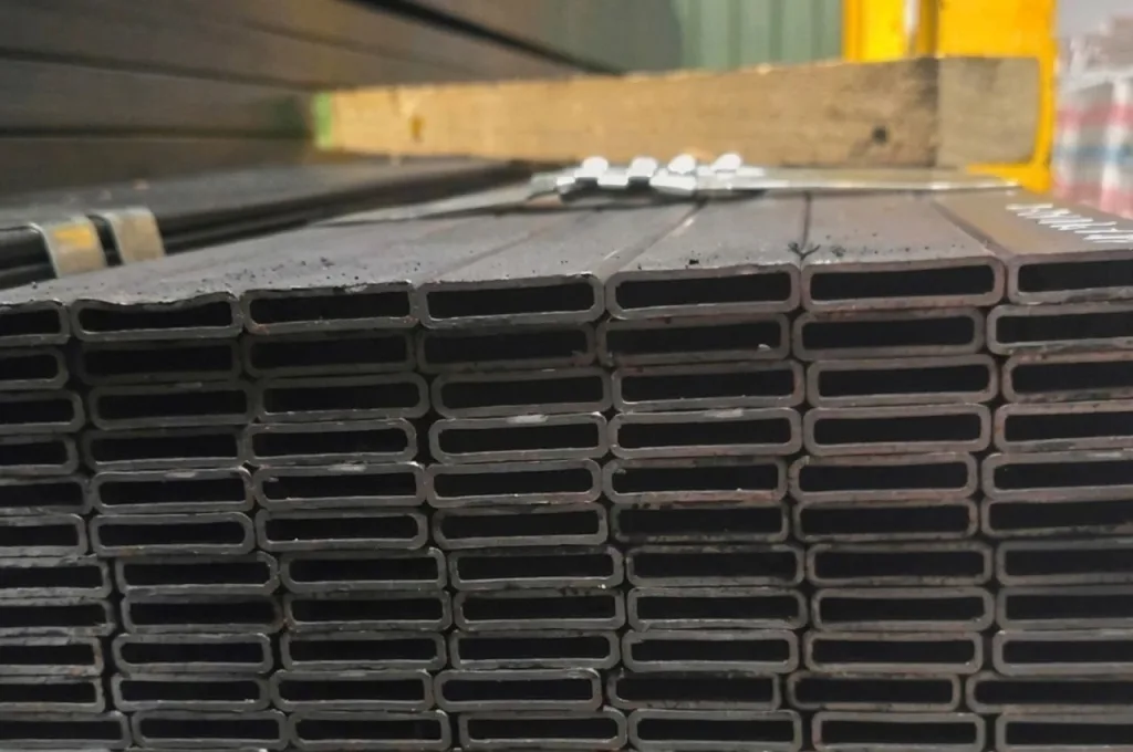 Thép hộp chữ nhật 10x40mm