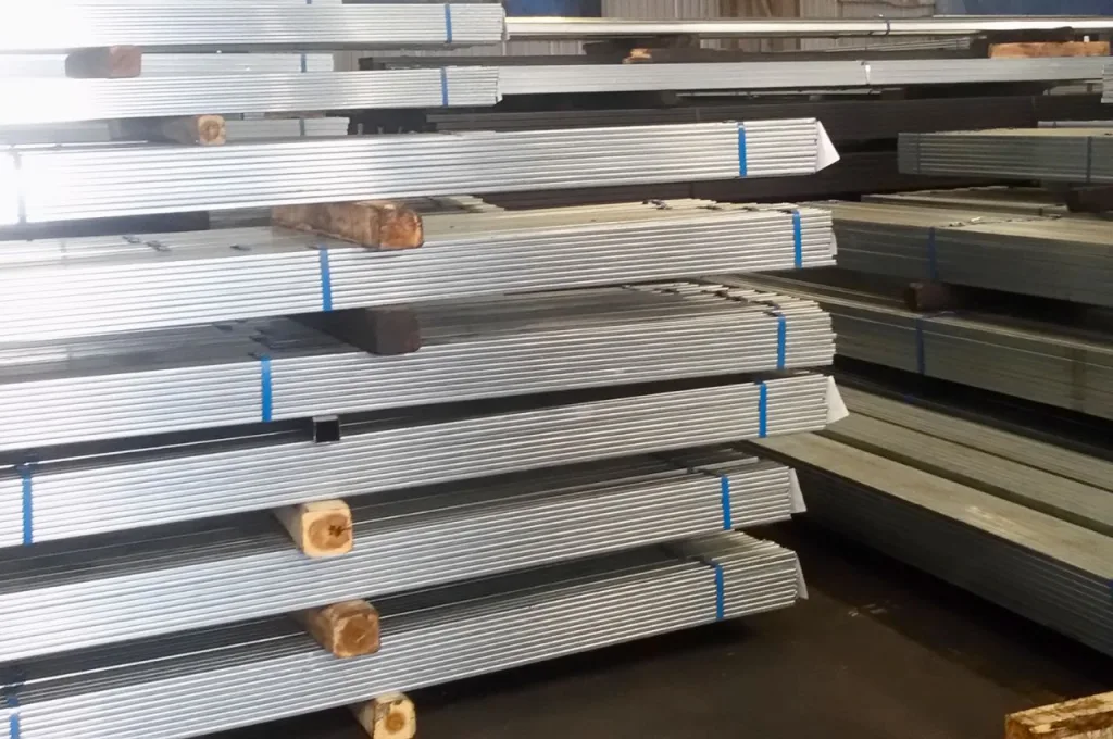 Sắt hộp 40x40 Hòa Phát mạ kẽm