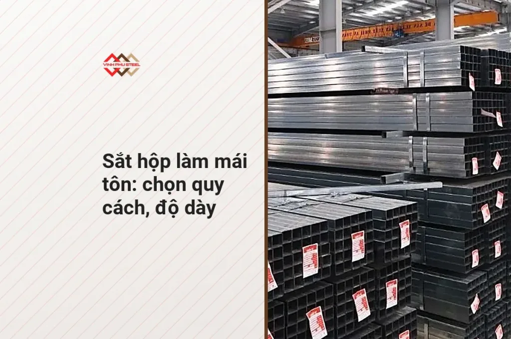 Bó thép hộp vuông đen và mạ kẽm xếp chồng trong kho, bìa bài sắt hộp làm mái tôn